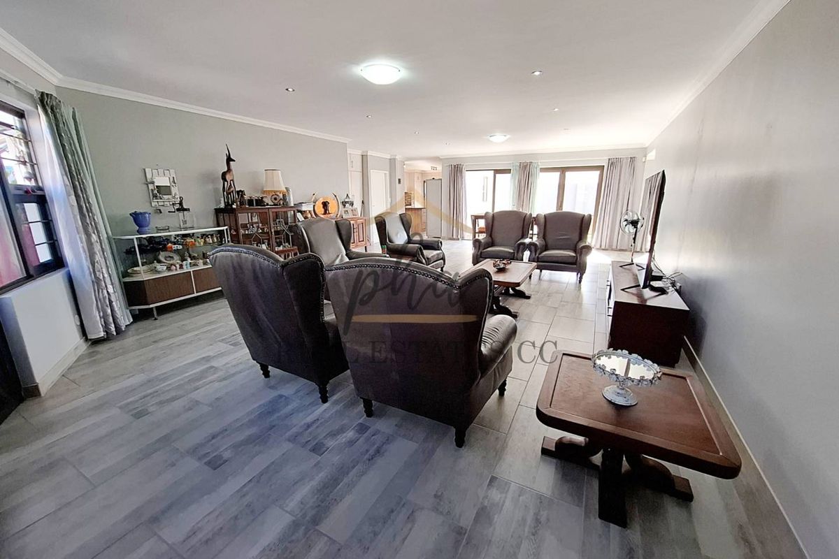 5-Bedroom Home for Sale in Sunbay, Henties Bay - Photo 5