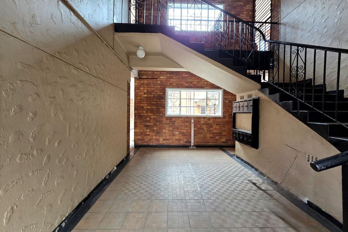 Comfortable 3-Bedroom Living in the Heart of Roseacre - Photo 2