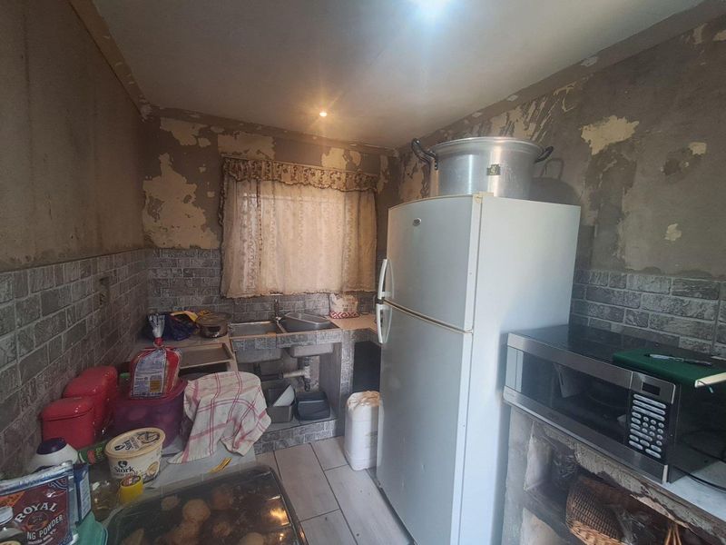 A Bachelor In Ivory Park - Photo 3