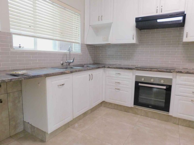 2-Bedroom Duplex Townhouse in Sandton - Photo 3