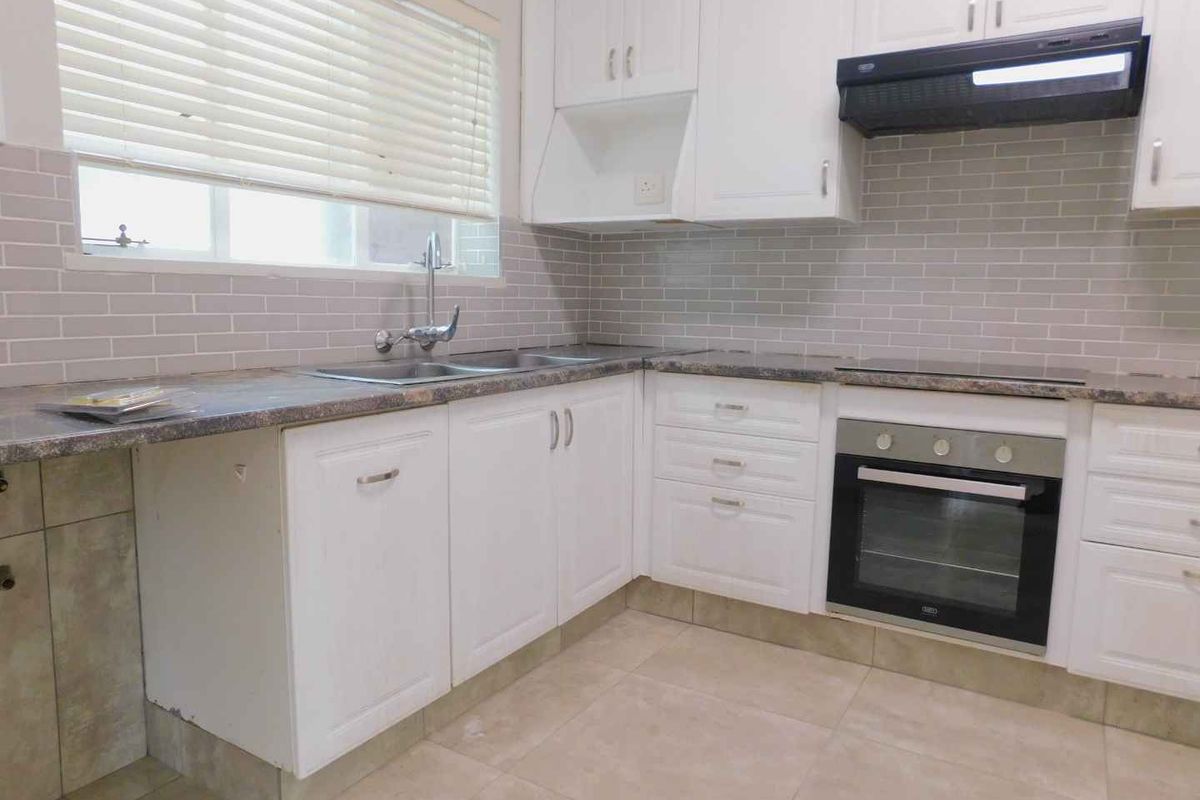 2-Bedroom Duplex Townhouse in Sandton - Photo 3