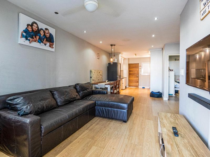 Ground floor modern unit - Photo 3