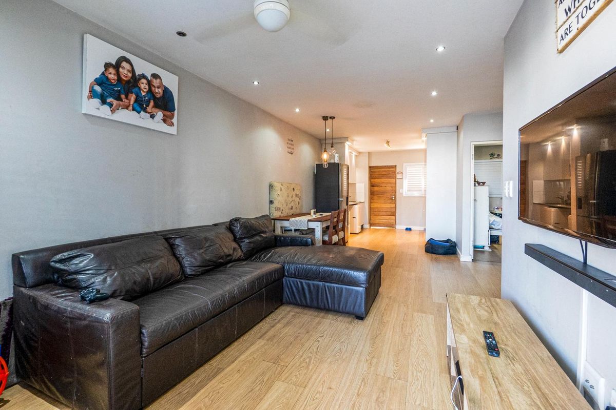 Ground floor modern unit - Photo 3