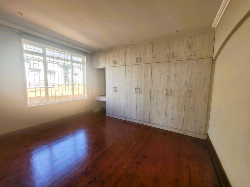 **Prime Durban North Property with Breathtaking 180-Degree Sea Views** - Photo 8