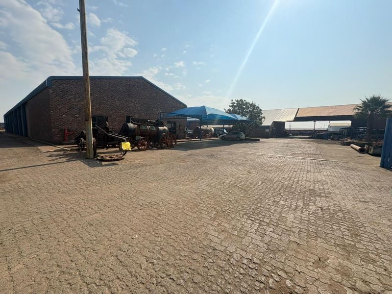 Prime 8.4ha Commercial Stand with Warehouses, Weighbridge & R59 Frontage - Photo 3