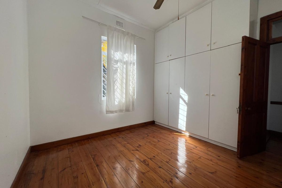 *Spacious and Bright Ground-Floor Apartment with Exclusive Garden** - Photo 5