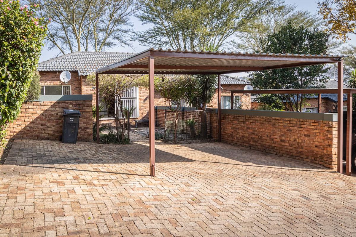 Freestanding 2 bed 1 bath unit neatly tiled and painted. Close to Curro Wilgeheuwel. - Photo 3