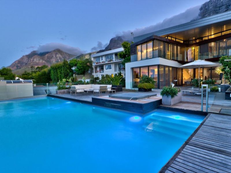 Iconic Eco Luxury Masterpiece for Sale in Higgovale – Unrivalled Views, German Engineering, Fully Off Grid - Photo 6