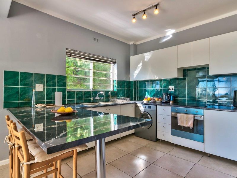 LARGE ONE BEDROOM APARTMENT – FULL SEA VIEWS - Photo 4