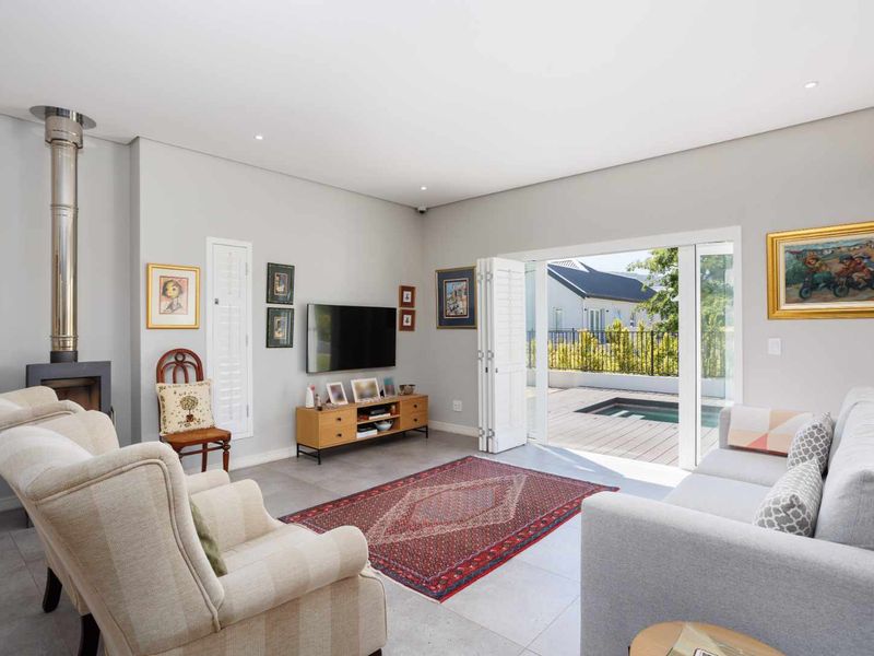Perfectly Positioned Three-Bedroom Corner Home in Le Domaine Neighbourhood on Val de Vie Estate - Photo 2