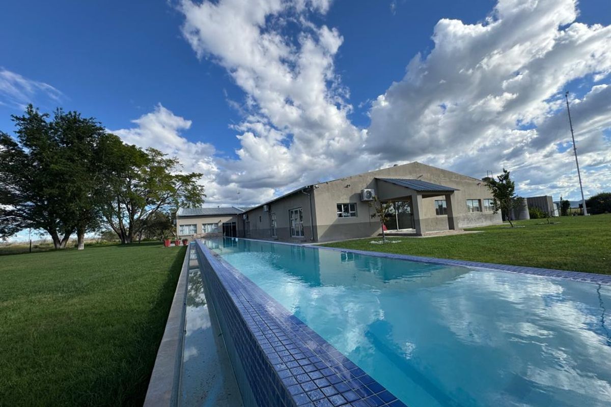 This 135 hectare agricultural plot near Otavi delivers exactly what serious buyers look for — strong water, usable land, and a comfortable, modern homestead. - Photo 4