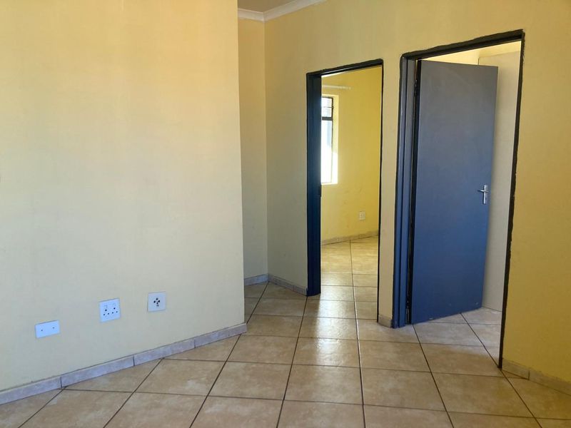 2 Bedroom apartment for sale in Jabulani - Photo 4