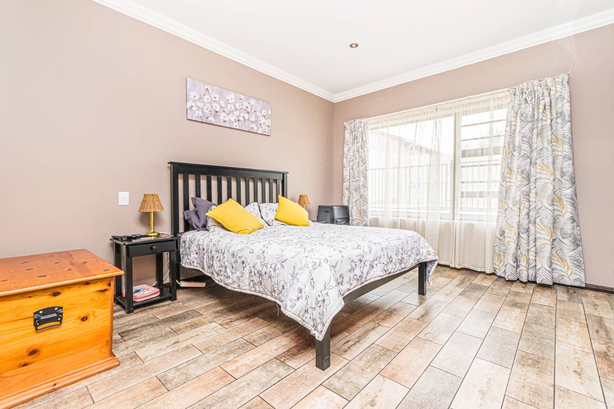 Stunning Family Home In kenmare - Photo 3