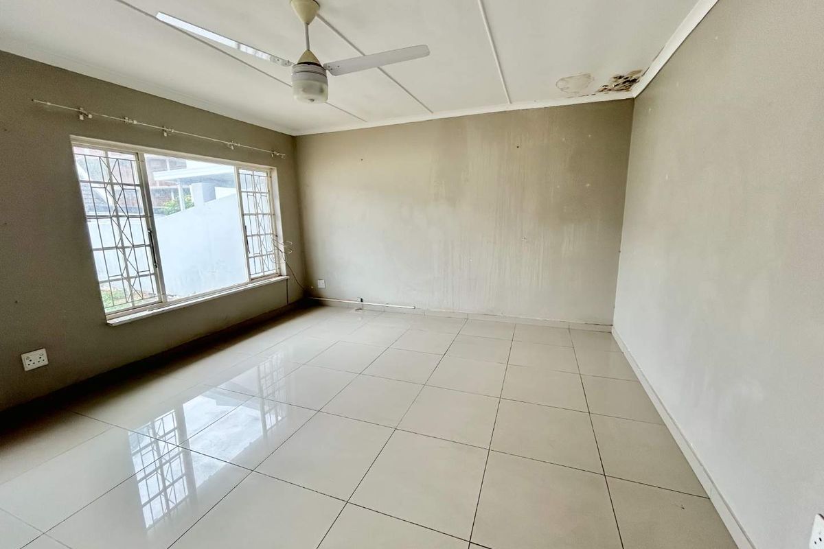 HENDRA - RENOVATORS DREAM TO TRANSFORM CINDERELLA - Photo 4