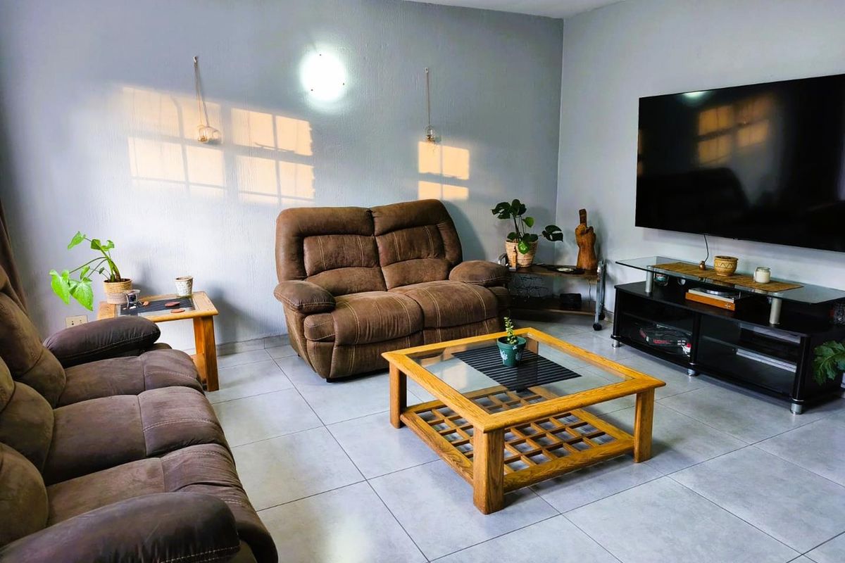 3 Bedroom Townhouse for Sale in Brackenhurst - Photo 3