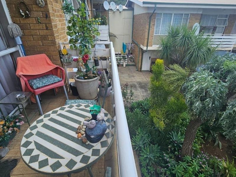 Modern Comfort with Solar Power in New Redruth - Photo 4