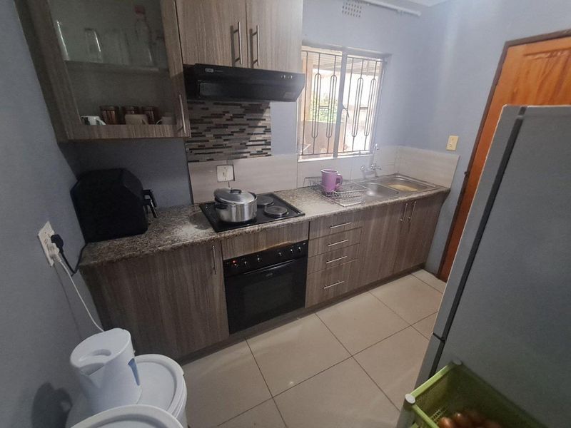 3 BEDROOM HOUSE WITH 6 FLATLETS IN EBONY PARK EXT 6 - Photo 3