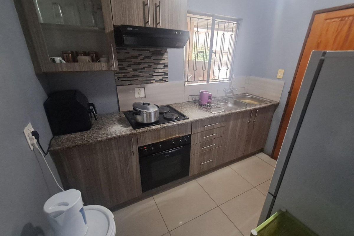 3 BEDROOM HOUSE WITH 6 FLATLETS IN EBONY PARK EXT 6 - Photo 3