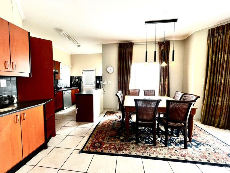 3 Bedroom Townhouse - Photo 6