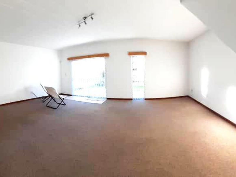 SPACIOUS TOWNHOUSE SET IN A SECURE COMPLEX - Photo 10