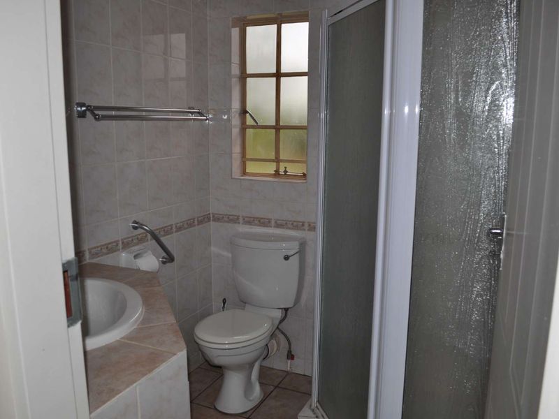 SPECIOUS HOME FOR SALE IN RENAISSANCE RETIRMENT VILLAGE - Photo 9