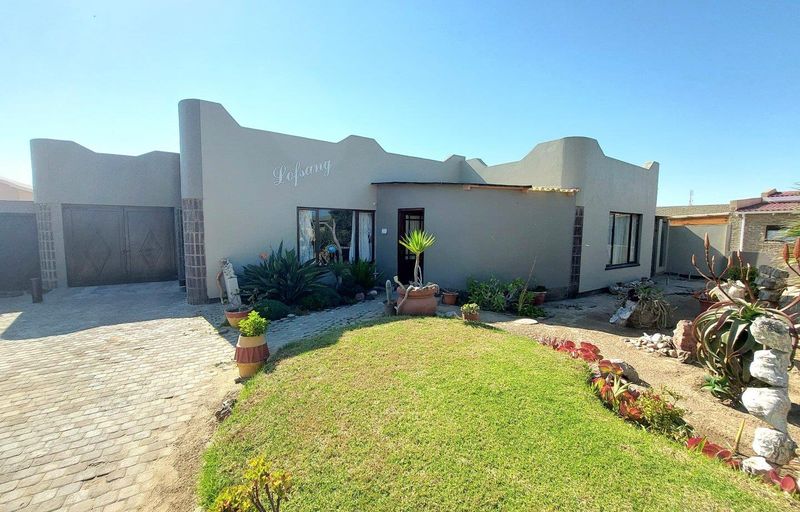 Charming 3 Bedroom Home with Lots of Potential