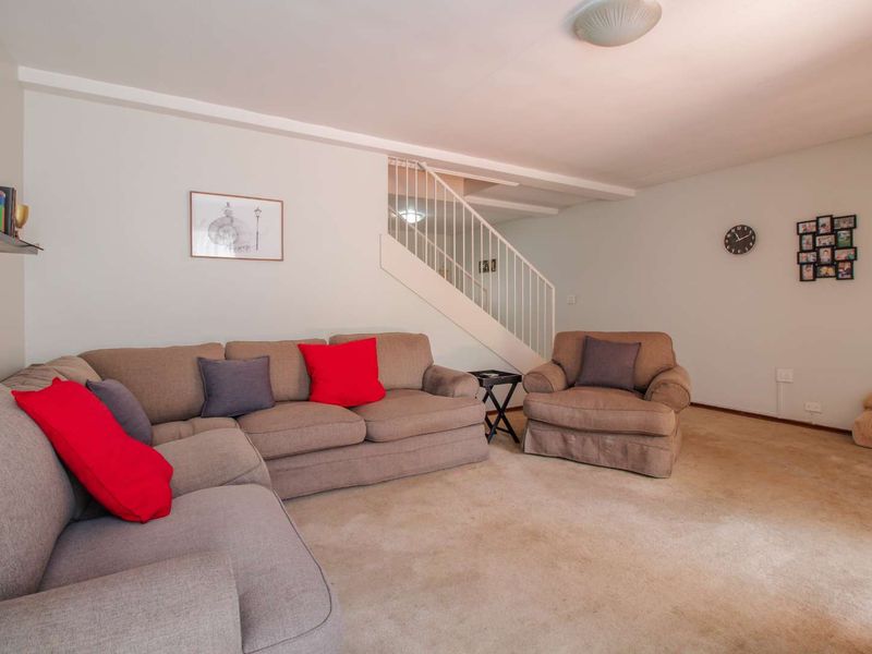 Charming Townhouse: Spacious & Conveniently Located! - Photo 5