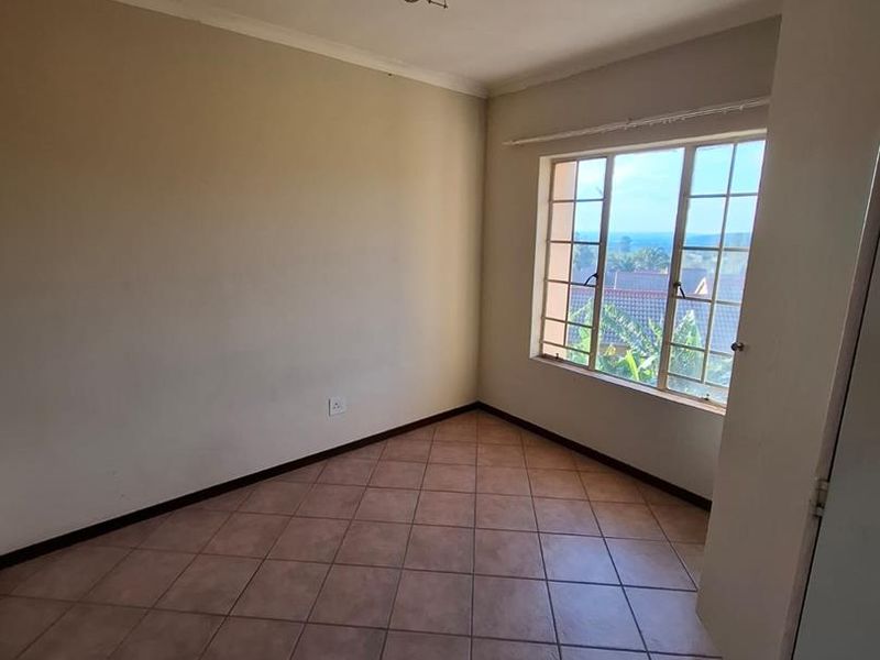 Spacious, secured unit in Mooikloof Ridge Estate - Photo 7