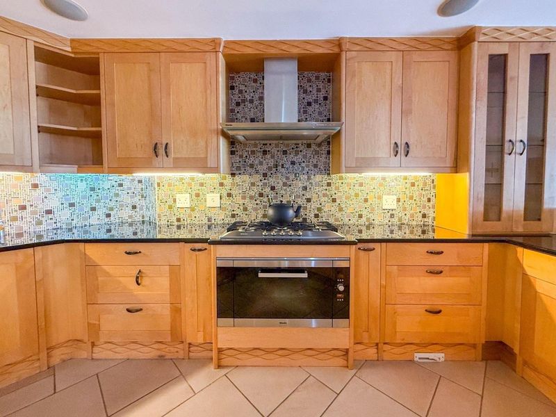 6 Bedroom , 6 Garages , For Sale , - Photo 6