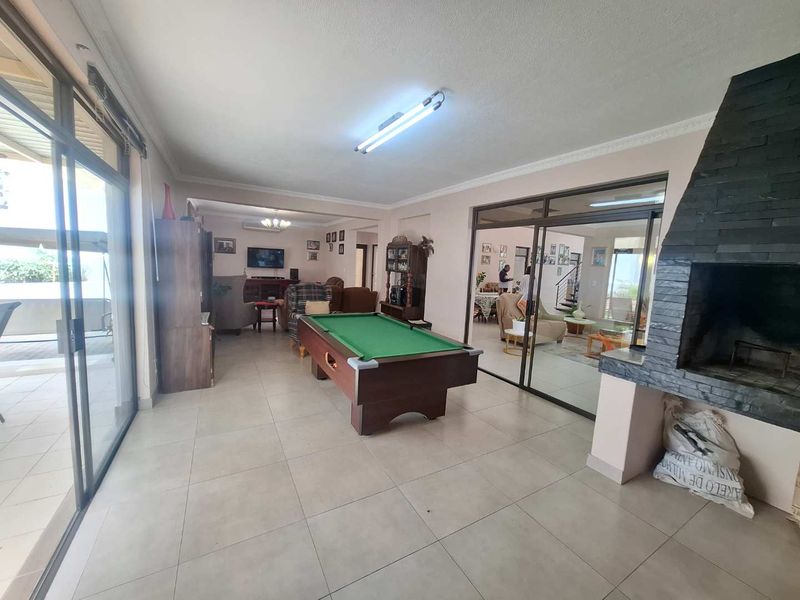 Massive home - Photo 2