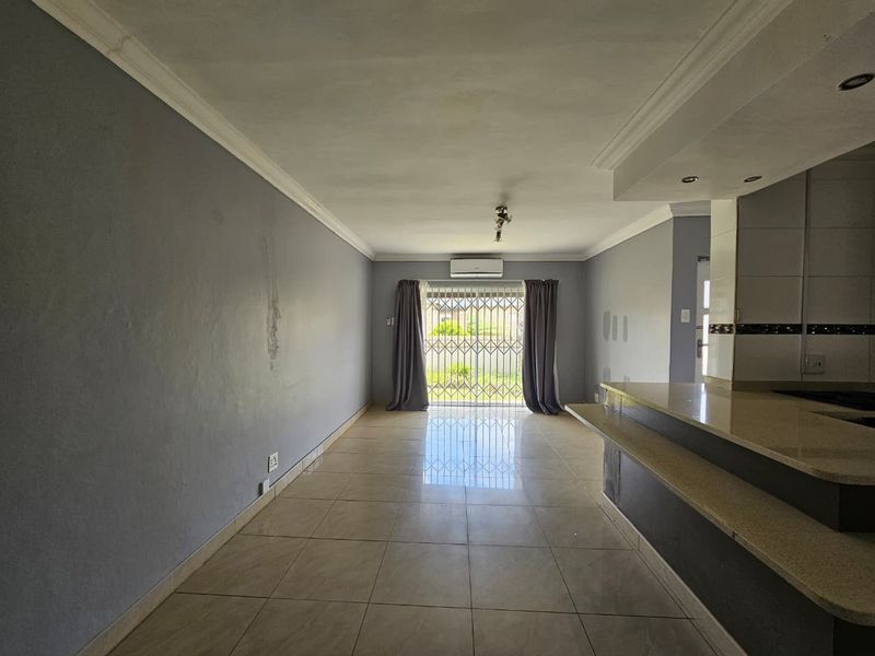 Welcome to your bright and breezy 2-bedroom flat in the heart of Meer en See! - Photo 4