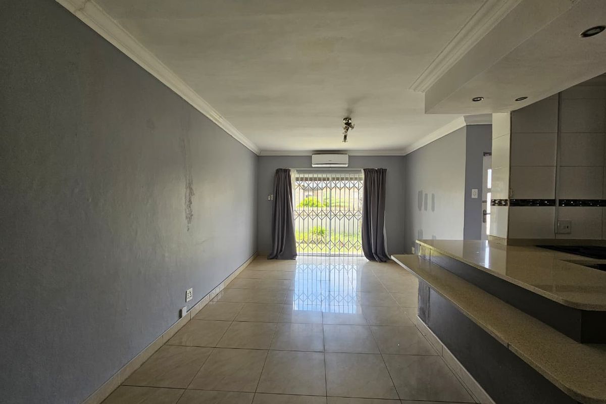 Welcome to your bright and breezy 2-bedroom flat in the heart of Meer en See! - Photo 4