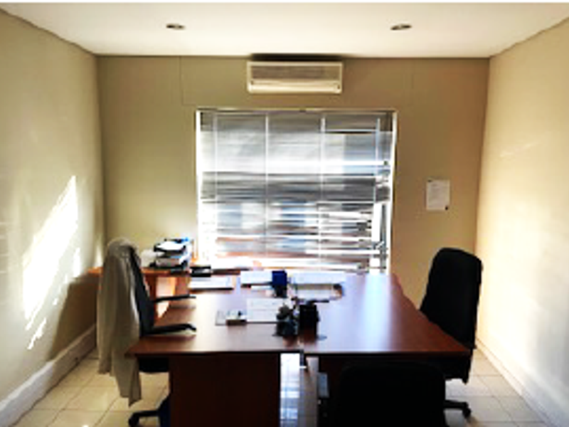 Industrial Property for Sale – 4,050m2  (Three Subdivided Plots) N$18 455 000.00 - Photo 3