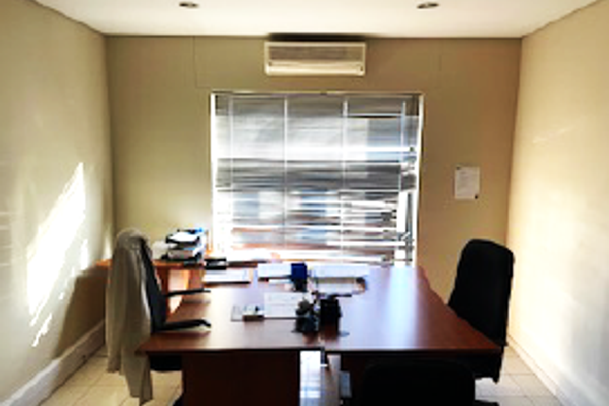 Industrial Property for Sale – 4,050m2  (Three Subdivided Plots) N$18 455 000.00 - Photo 3