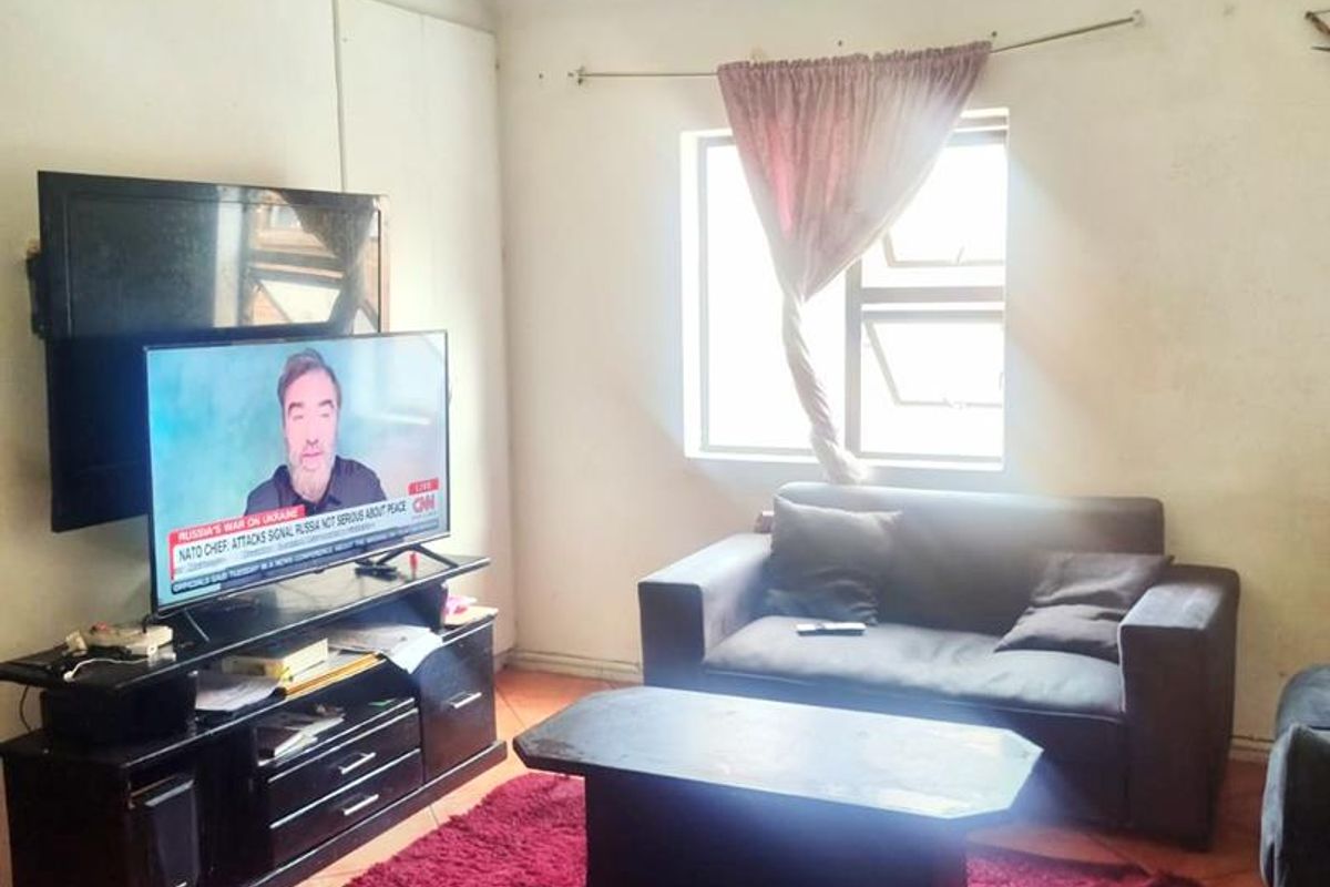 2 Bedroom apartment, Goodwood. - Photo 2