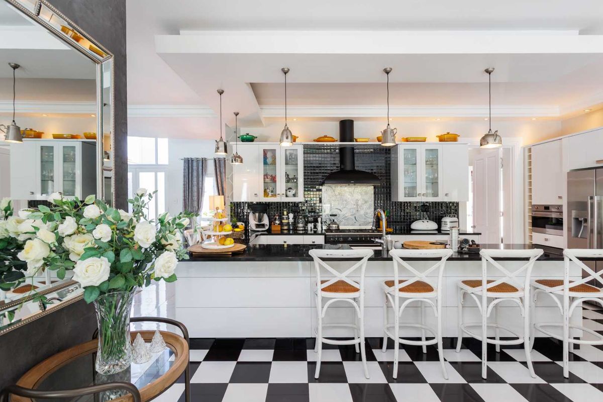 The Winelands Dream in a Luxurious Double-Storey Home on Val de Vie Estate - Photo 5