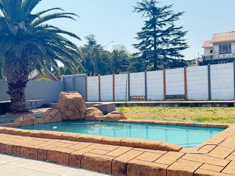 Lovely Home - Photo 3