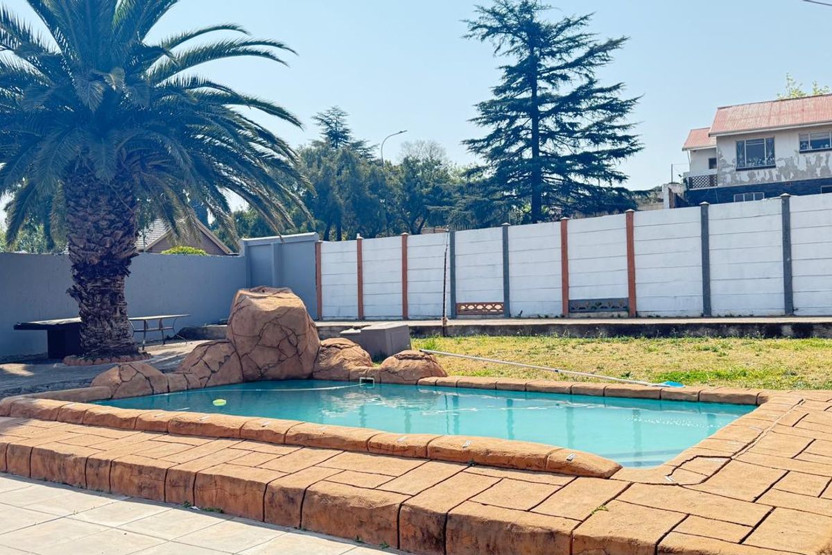 Lovely Home - Photo 3