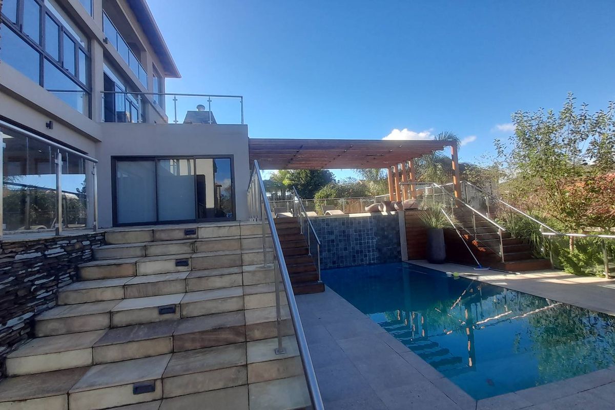 Luxury Awaits: Birdwood Estate with Separate Flatlet - Photo 3