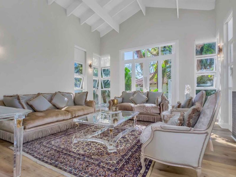 STYLISH 5 BEDROOM RESIDENCE IN DAINFERN VALLEY SECURE ESTATE - Photo 3