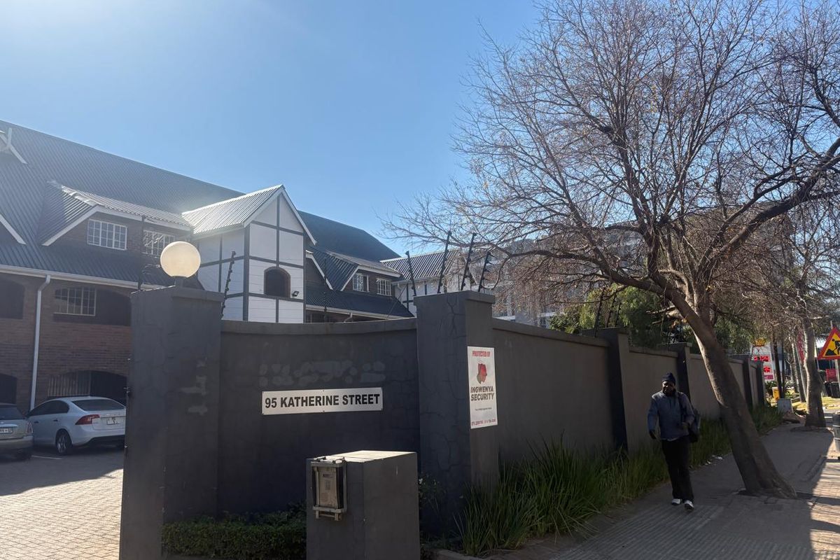 Modern Living Awaits: Stylishly Renovated, Ultra-Convenient Home - Photo 2