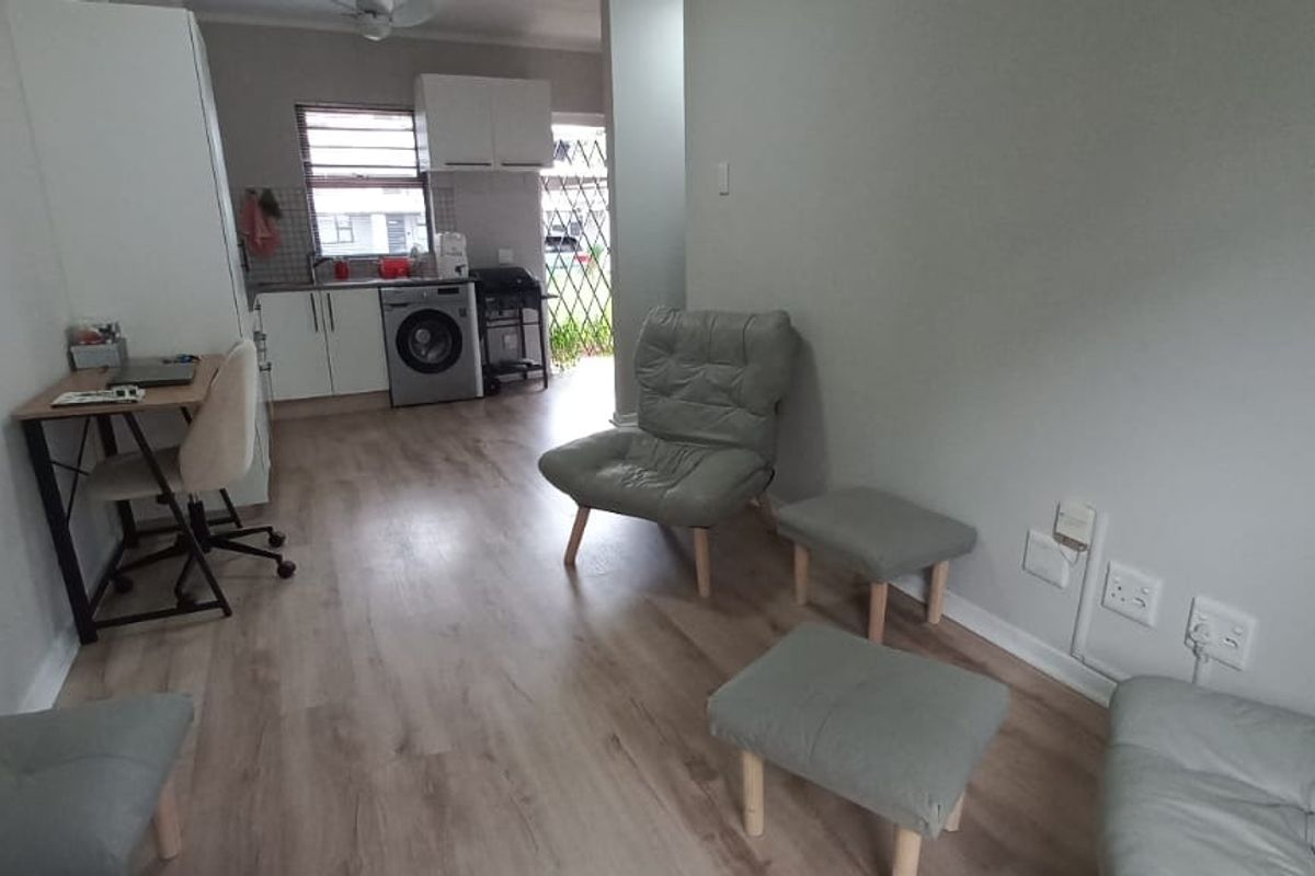 Pet-Friendly Ground Floor Gem with Pool & Gym - Photo 5