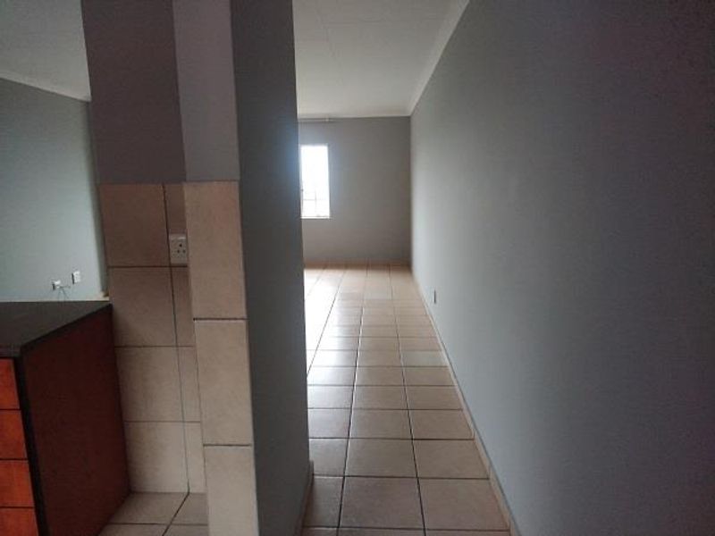 1-Bedroom Apartment for Sale in Forest Hill - Photo 5