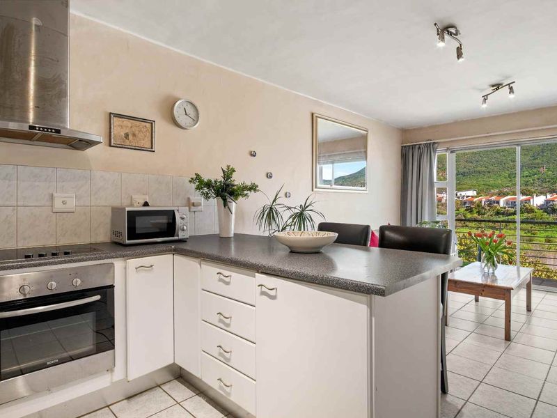 Coastal Living Meets Ultimate Convenience - Photo 4