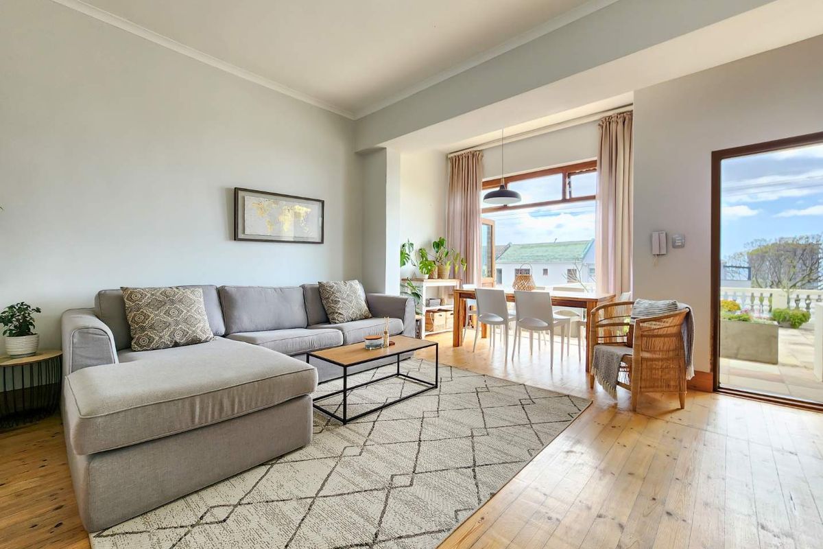 Sea Point Living In A Lovely Small Block - Photo 2