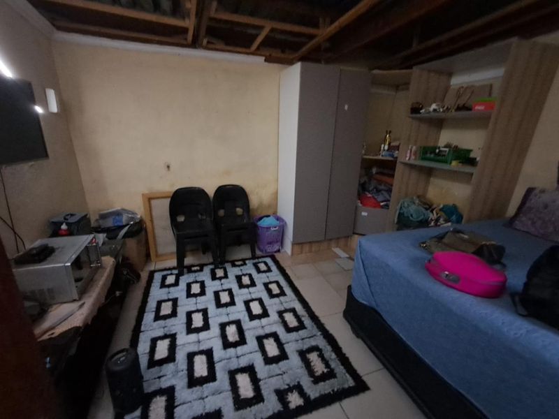 1 Bedroom RDP HOUSE In Olieven Ext 36 - Photo 2