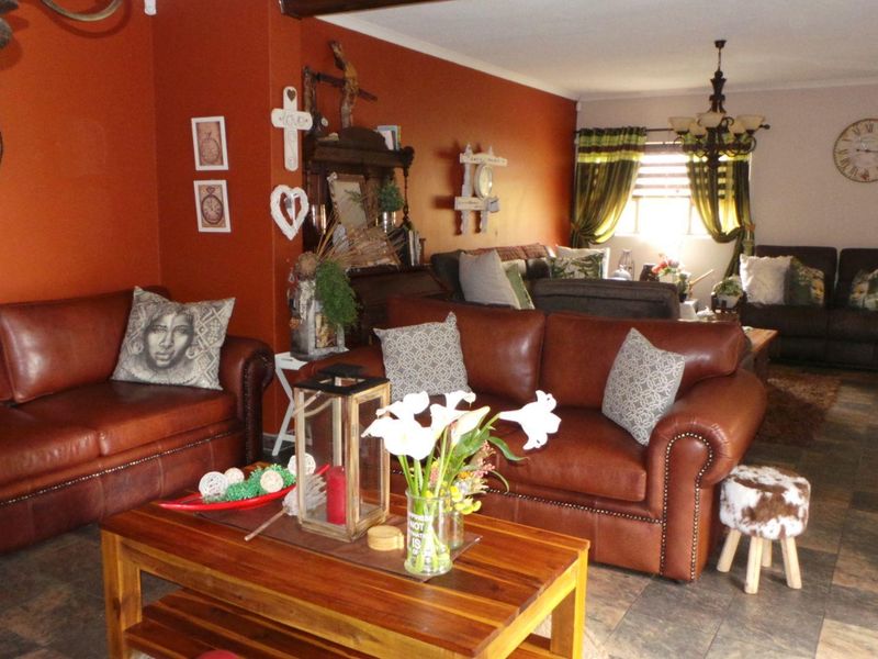 Spacious modern Family home close to schools - Photo 7