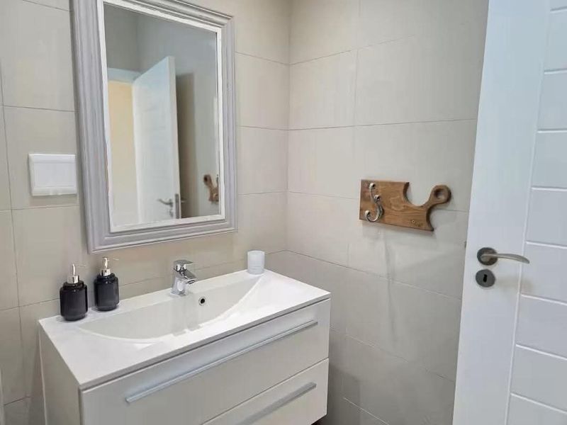 Furnished Sea-View Apartment - Photo 8