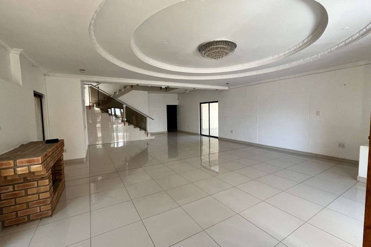 Cimbebasia - 5 Bedroom house for sale. - Photo 2