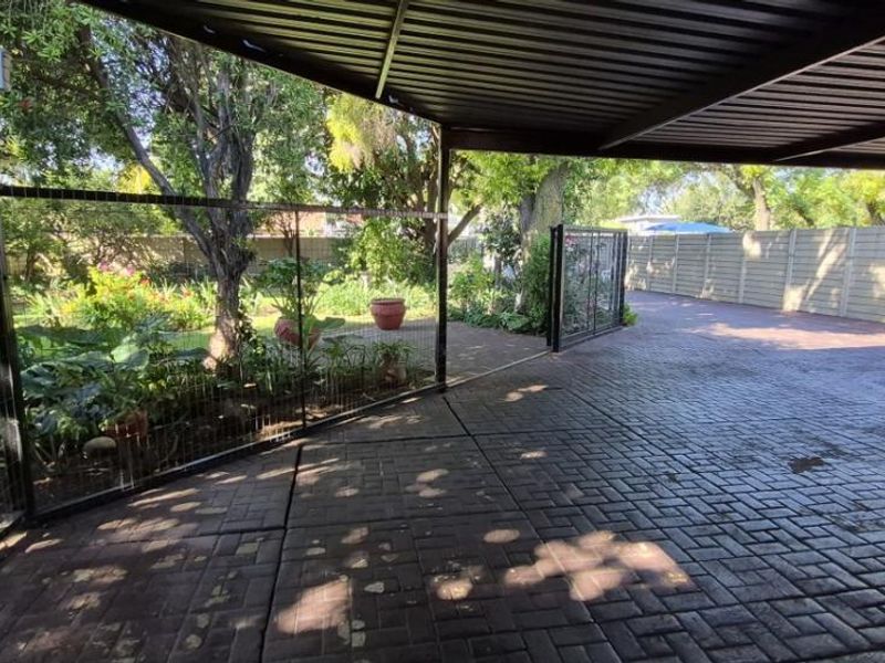 3 Bedroom House with Flatlet for Sale in Randhart - Photo 8